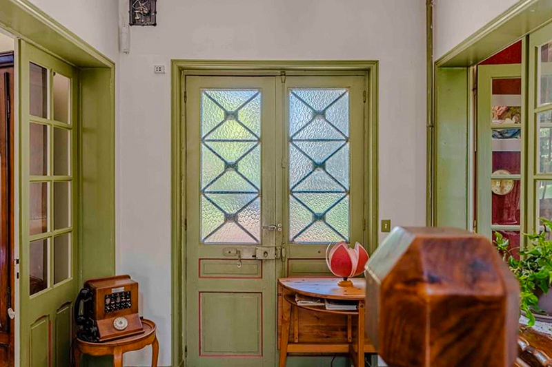 Exemple de porte intérieure à carreaux avec vitrage